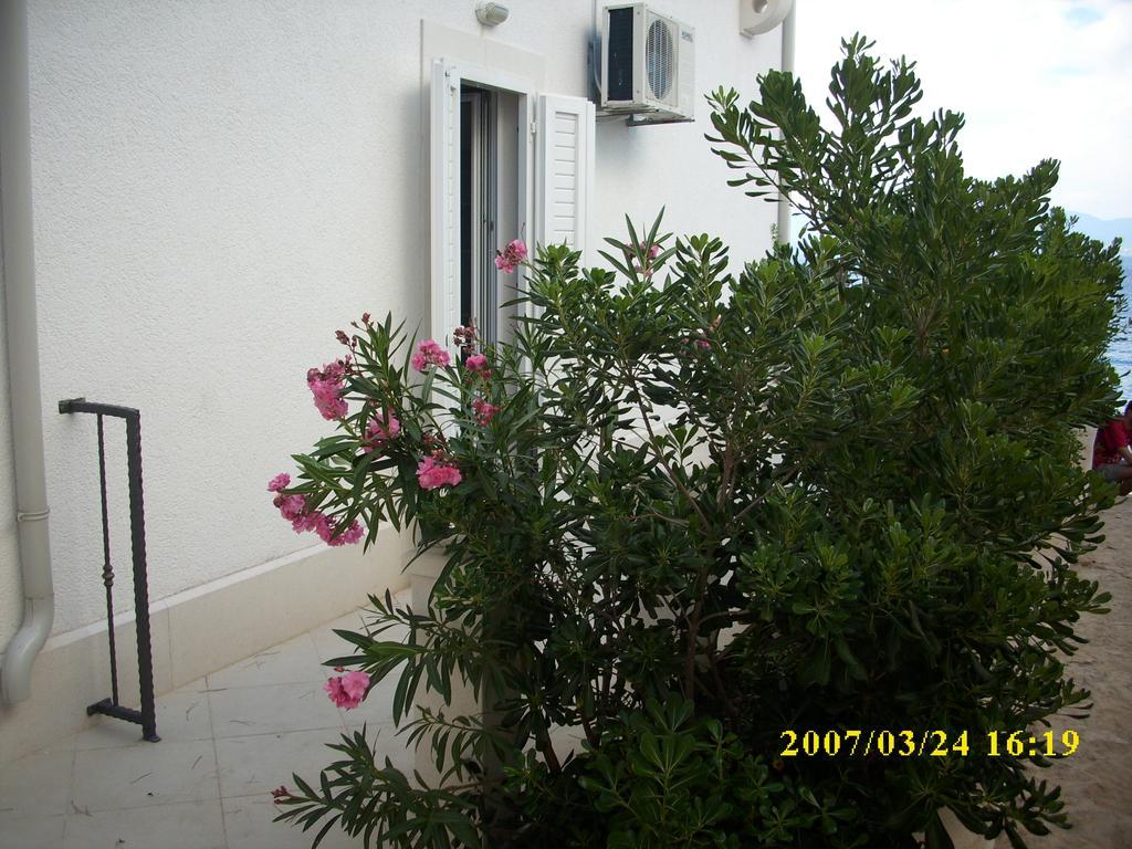 Sea Star Apartment Sutivan Esterno foto