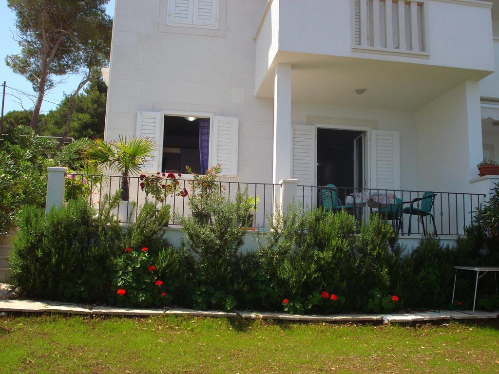 Sea Star Apartment Sutivan Esterno foto